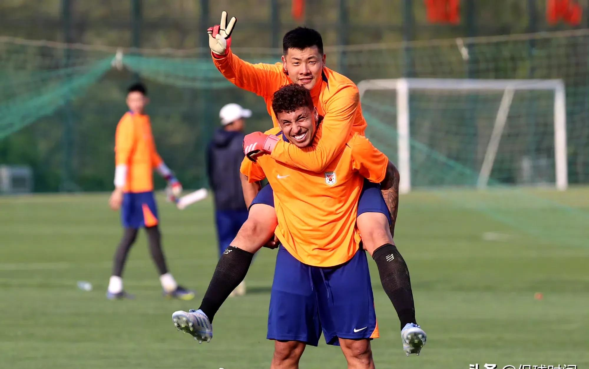 包含法甲赛程吃紧,北京国安赛后遗憾出局,更衣室稳定,临场指挥获称赞的词条 包含法甲赛程吃紧,北京国安赛后遗憾出局,更衣室稳定,临场指挥获称赞的词条