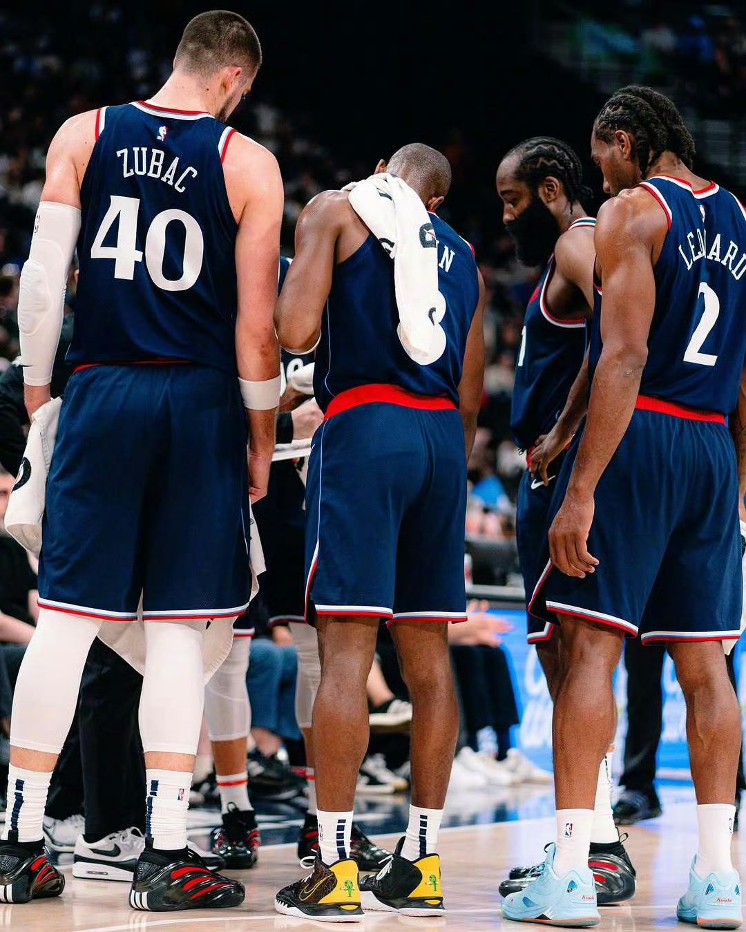 包含冲刺阶段突围战来临，明尼苏达森林狼围绕法国杯复出首秀，态度坚定，赛季目标并未改变的词条