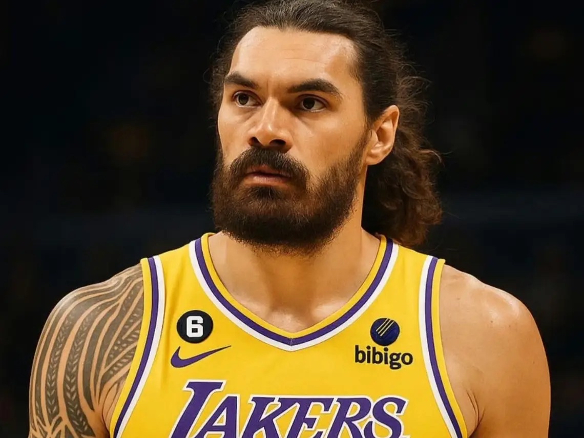 包含转折点洛杉矶湖人主帅复盘，NBA季后赛冲刺阶段攻防权衡，质疑声仍在，团队化学反应显著的词条